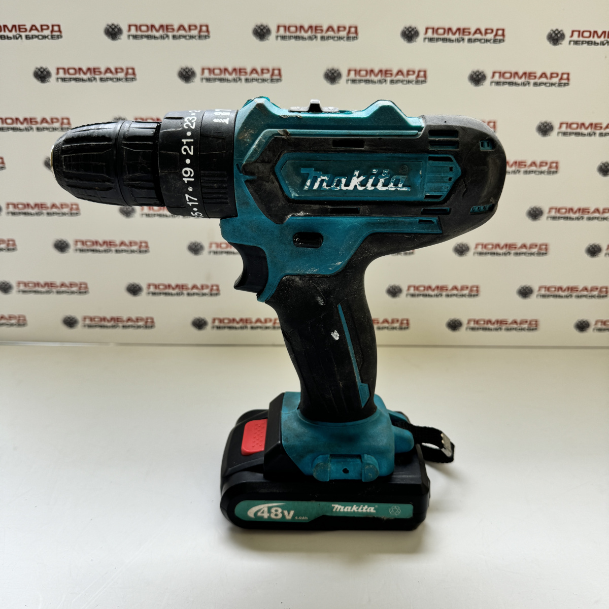 Купить Дрель-шуруповерт Makita DF330DWE (Аналог) б/у в Смоленске. Цена 1350  рублей | Ломбард 