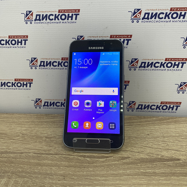 Смартфон Samsung Galaxy J1 1/8 ГБ