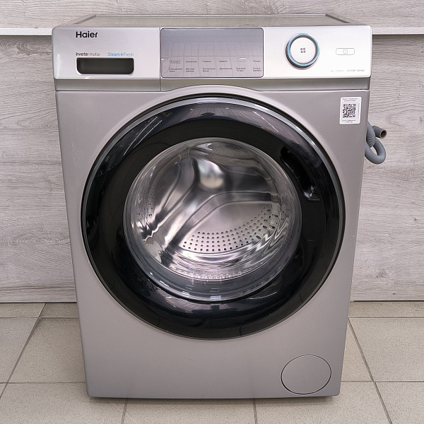 Стиральная машина узкая Haier HW70-BP12969B