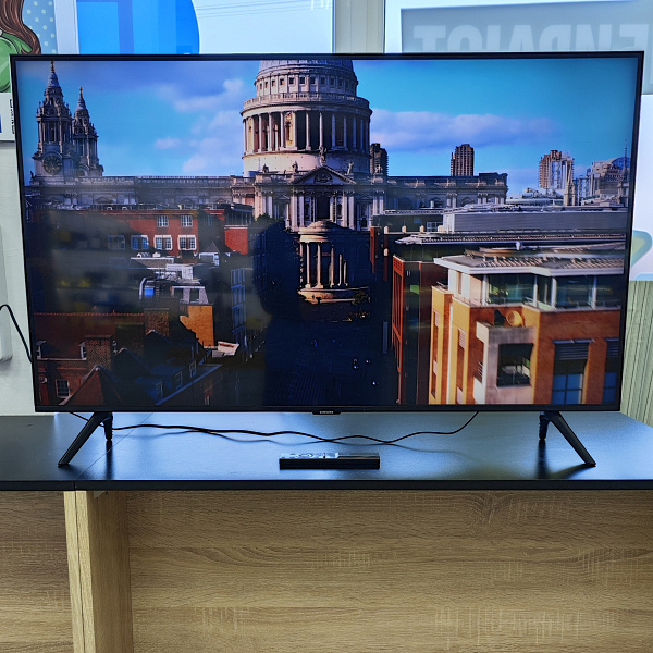 43" Телевизор Samsung UE43CU7100UXRU