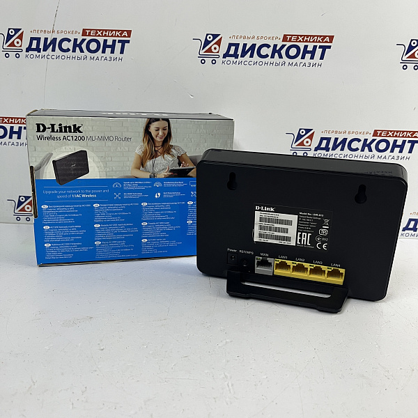 Роутер Wi-Fi D-Link DIR-815