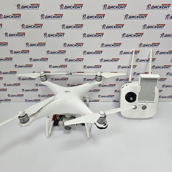 Квадрокоптер DJI Phantom 4