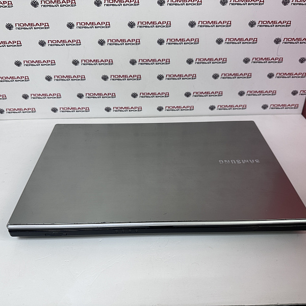 Ноутбук Samsung NP300V5A 