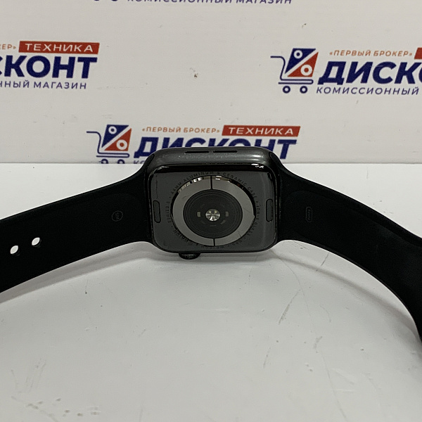  Умные часы Apple Watch Series 5 44 мм