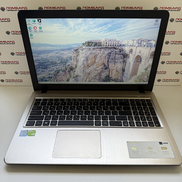 Ноутбук Asus F504U