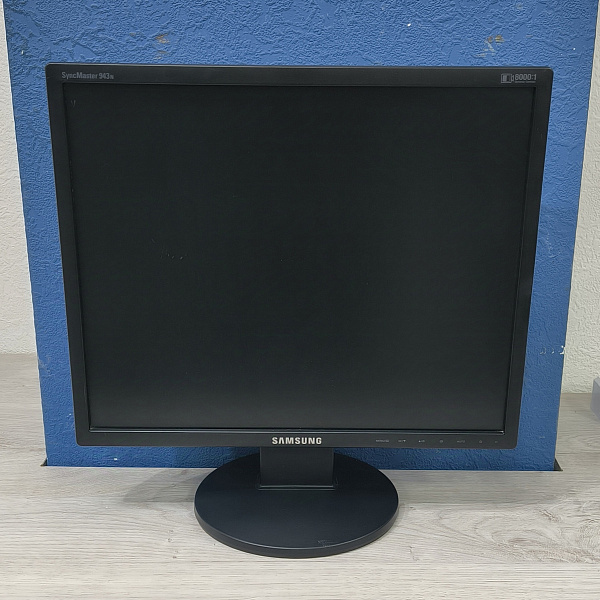 Монитор Samsung SyncMaster 943N