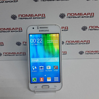 Смартфон Samsung Galaxy J1 SM-J100F